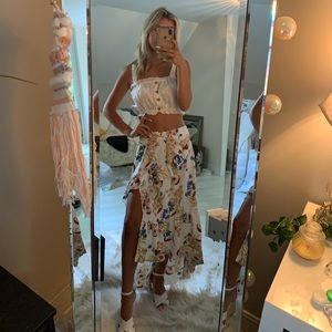 Maxi skirt with slit